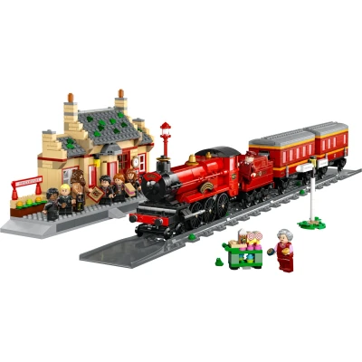 Abbildung von LEGO® Konstruktionsspielsteine Harry Potter 76423 Hogwarts Express™ &amp; der Bahnhof