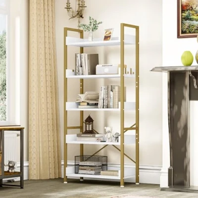 Abbildung von YITAHOME Bücherregal 5 Etagen, Bodenstehendes Bücherregal, Holzregal und stabiles Stahlrahmenregal mit 4 Haken Industrielles Lagerregal für Wohnzimmer, Heimbüro, Golden