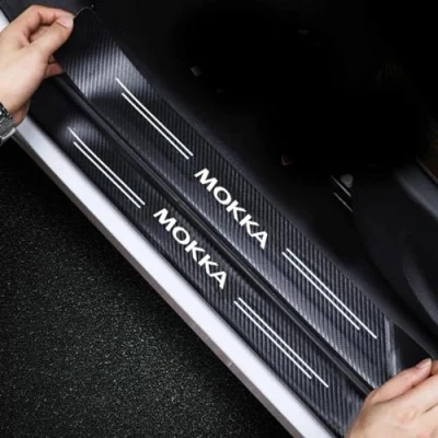 Abbildung von 4 Stück Auto Einstiegsleisten Türschweller Schutzfolie, für Opel Mokka Kohlefaser Lackschutzfolie Trittschutz Aufkleber Tür Schritt Platte Abdeckung