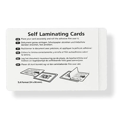Abbildung von Kaltlaminiertaschen selbstklebend, Laminierfolien aus PET zum Versiegeln und Schützen von Fotos, Speisekarten etc. ohne Laminiergerät, 50er Set, je 54 mm x 86 mm, transparent