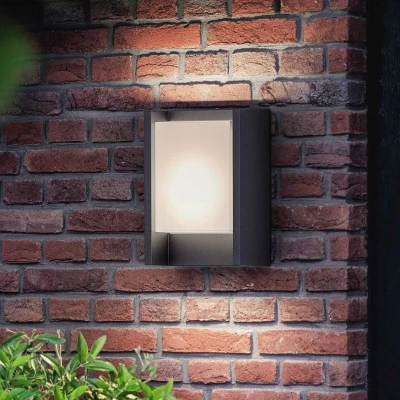 Abbildung von Philips Outdoor Ultra Efficient Arbour Wandleuchte 3,8W, 2700 Kelvin, IP44 wetterfest, anthrazit