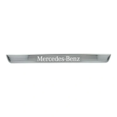 Abbildung von Mercedes Benz Collection Wechselcover für beleuchtete Einstiegsleiste, Benz, vorne, 2 Fach