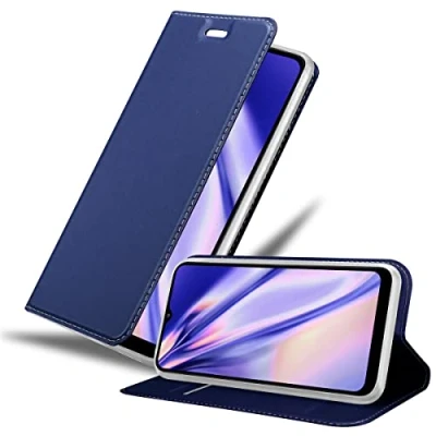 Abbildung von Cadorabo Hülle kompatibel mit Samsung Galaxy A02s aus Premium Kunst Leder Flip Klappbare Stoßfeste Magnetische [Standfunktion] [Kartenfächern] Cover für Tasche in Blau