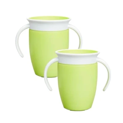Abbildung von Munchkin Miracle 360 6+ Month 7oz Baby Sippy Cups (2 Pack), Free Flow Beaker for Toddlers, Trainer Cup, BPA Free, Spill Dishwasher Safe Water Bottle with Easy Grip Handles, Green/Green