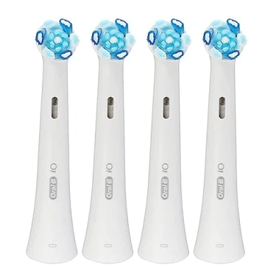 Abbildung von Oral B iO Ultimate Clean Aufsteckbürste für elektrische Zahnbürste, verdrehte &amp; abgewinkelte Borsten tiefere Plaque Entfernung, 4 Stück Zahnbürstenköpfe, Weiß