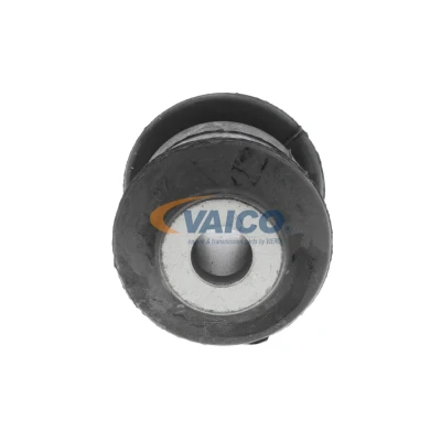 Abbildung von VAICO V10 1447 Querlenkerlager Original Qualität Vorderachse Querlenker VOLKSWAGEN: GOLF 7 Schrägheck, 6, Touran I, AUDI: A3 Schrägheck