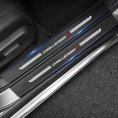 Abbildung von 4 Stück Auto Einstiegsleisten Schutz Aufkleber für Dodge Challenger, Kohlefaser Türschweller Trittschutz Lackschutzfolie (Challenger)