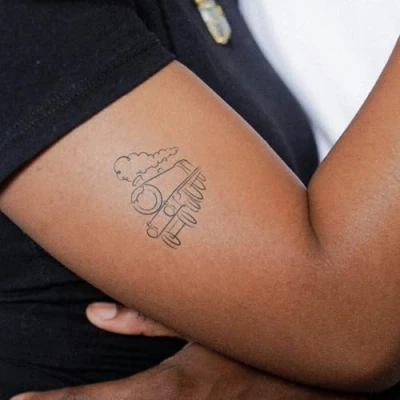 Abbildung von Harry Potter Hogwarts Zug Tattoo