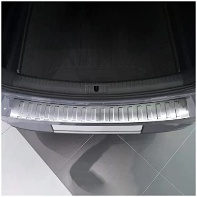Abbildung von teileplus24 L700 Ladekantenschutz kompatibel mit Seat Leon 4 ST, Cupra ST Kombi 2020 Abkantung V2A Edelstahl, Farbe:Silber gebürstet
