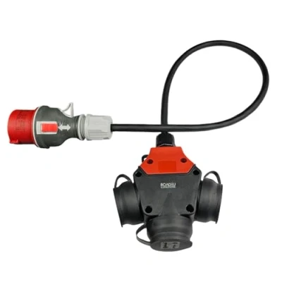 Abbildung von RoadEu CEE Starkstrom Adapter, Stecker 16A, 380V auf 220V 3X Schuko Kupplung, 5x2,5mm Gummikabel 3 Meter. Adapter 16A 230V. Verteiler