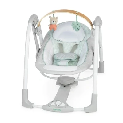 Abbildung von Ingenuity Cozy Spot Babyschaukel &amp; Babywippe elektrisch mit Holz Spielbogen, 6 Geschwindigkeiten, tragbar, abnehmbar, 09 Monate, bis 9 kg