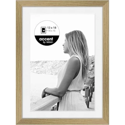 Abbildung von accent by nielsen Objektrahmen mit Passepartout, 13 x 18 cm, Holz (MDF), Eiche, Fotorahmen zum Auftstellen und Aufhängen im Hoch &amp; Querformat, Echtglas, Aura
