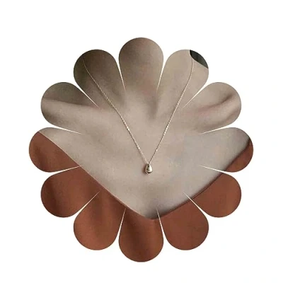 Abbildung von Yheakne Boho Sehr klein Teardrop Halskette Choker Gold Drop Minimal Waterdrop Kette Water Tear Anhänger Schmuck für Frauen und Mädchen