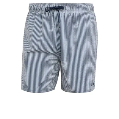 Abbildung von adidas Seersucker Herren Badeshorts, gestreift, 12,7 cm, Größe XS