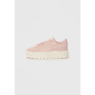 Abbildung von PUMA Karmen II Crafted Flowers Women, Schuhe, Rose Quartz/Weiß, 37.5