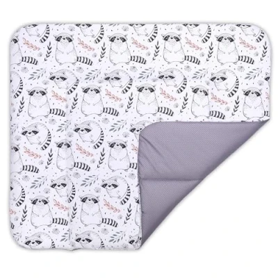 Abbildung von BONKY® Wickelauflage 85x72 cm aus hautfreundlicher Baumwolle Wickelunterlage mit rutschfeste Unterseite Baby Wickeltischauflage Mega weich und angenehm Made in EU Waschbär