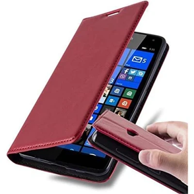 Abbildung von Cadorabo Hülle kompatibel mit Nokia Lumia 535 aus Premium Kunst Leder Flip Klappbare Stoßfeste Magnetische [Standfunktion] [Kartenfächern] Cover für Tasche in Rot