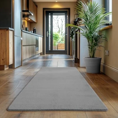 Abbildung von SIMPEX Läufer Teppich Silber 80x150 cm Kurzflor Waschbar, weich &amp; rutschfest, modernes einfarbiges Design für Schlafzimmer, Küche Flur