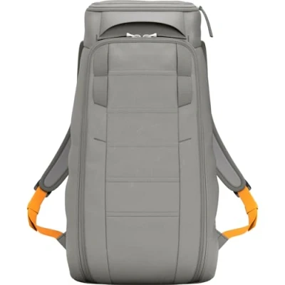 Abbildung von Db Journey Hugger Backpack in der Farbe Sand Grey,Größe: 50,5x 27,5x 19,5 cm, 20L, 1000174009001