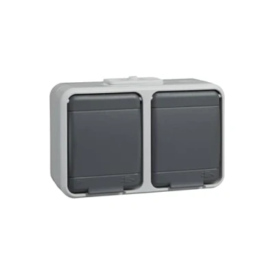 Abbildung von Schneider Electric Elso 445409 SCHUKO Steckdose Aufputz 2 fach mit Klappdeckel, IP44, Schutzkontaksteckdose, Feuchtraumsteckdose, 16A waagerecht, AquaTop Steckklemme, licht/basaltgrau