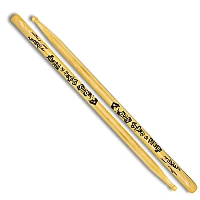 Abbildung von Zildjian Artist Series Hickory Drumsticks Travis Barker Wood Tip &#039;Stars &amp; Straps&#039; Logo