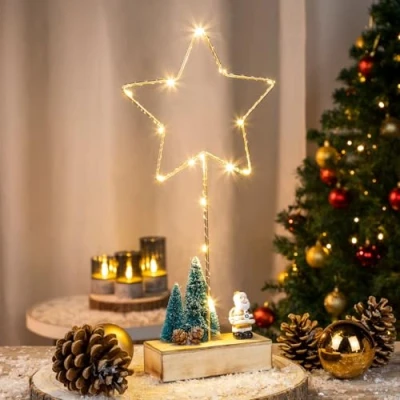 Abbildung von Gravidus Dekorativer Metallstern auf Holzständer mit 15 warmweißen LEDs, batteriebetrieben, 38,5 cm Höhe, stimmungsvolle Weihnachtsbeleuchtung für Fensterbank oder Tisch