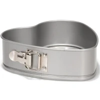 Abbildung von LEOPOLD Patisse Silver Top Herz Springform Kuchenform aus Stahl 20cm
