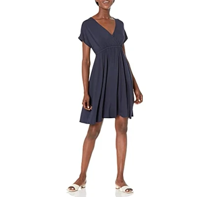 Abbildung von Amazon Essentials Damen Surplice Kleid (Erhältlich in Übergröße), Marineblau, XL Große Größen