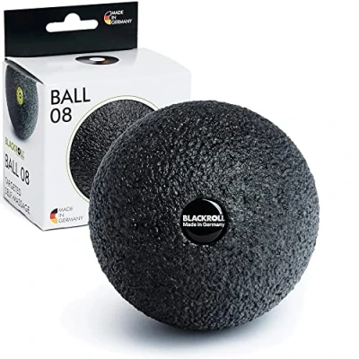 Abbildung von BLACKROLL® BALL 08 Faszienball (8 cm), kleine Faszienkugel für die punktuelle Selbstmassage, Massageball zur Behandlung von Muskelverspannungen, mittlere Härte, Made in Germany, Schwarz