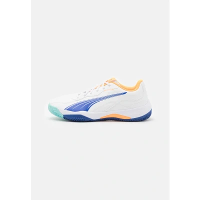 Abbildung von Puma NOVA Smash Padelschuhe, Herren, Größe: 45, White/vivid blue/heat fire/black Hochwertiges lederimitat