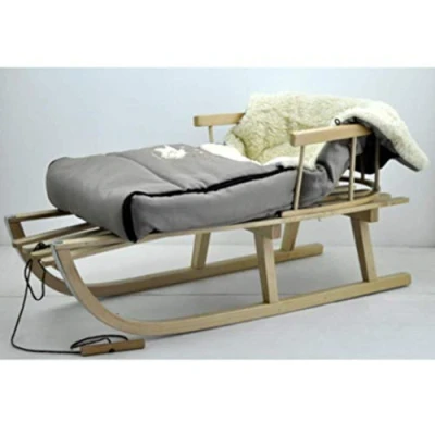 Abbildung von Holzschlitten Kinderschlitten aus Buchenholz Rückenlehne inkl. Zugseil + Winterfußsack Schlittensack 40 x 90 cm Fußsack Schlitten Metallkufen Hell Grau