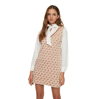 Abbildung von Trendyol Women&#039;s Woman Mini Shift V Neck Knitwear Dress, Kamel, S