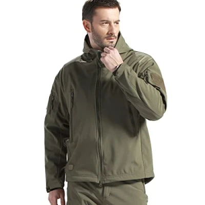 Abbildung von FREE SOLDIER Herren Winterjacke Military Softshell Jacken Outdoor Fleecefutter Winddichte Wasserdichte Jacke mit Kapuze Warme Taktische Mehreren Taschen für Jagdausflüge (Grün,L)