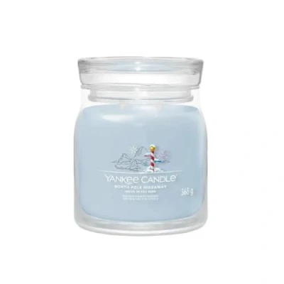 Abbildung von Yankee Candle Duftkerze, mittelgroß, North Pole HIDEAWAY, Haus, Raumduft