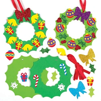 Abbildung von Baker Ross AT303 Christbaumschmuck Mix &amp; Match Weihnachtskranz Bastelset (8 Stück) Deko Anhänger Weihnachtskugeln Basteln für Kinder, Sortiert