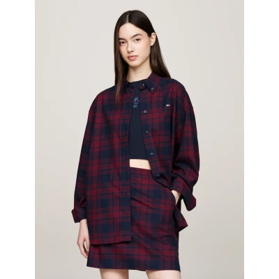 Abbildung von Tommy Jeans Curve Hemdbluse TJW RLX TARTAN CHECK SHIRT EXT in Großen Größen mit Logostickerei