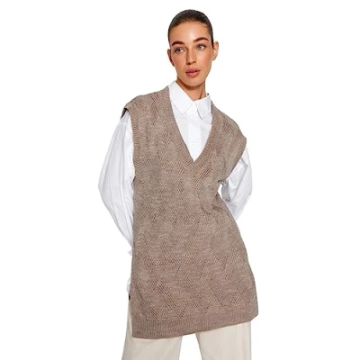 Abbildung von Trendyol Women&#039;s Damen Haarzopf Tailliert Hijab Pullover Sweater, Mink, L