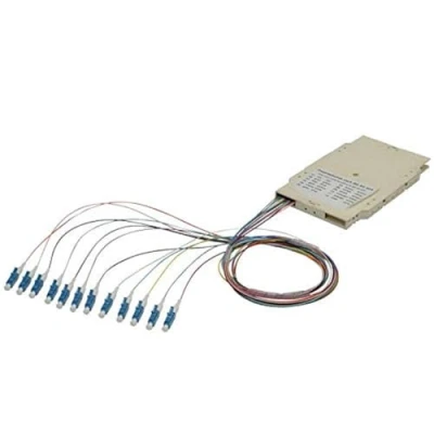 Abbildung von DIGITUS LWL Spleiß Kassette 12 Pigtails Vormontiert LC OM4 Durchgefärbt nach DIN IEC 60304 Reinweiß