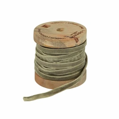 Abbildung von Loberon Samtband Olessa, doppelseitiger Flor, Schmuckband,Geschenkverpackung, Weihnachten, Polyester, Viskose, Mangoholz, grün
