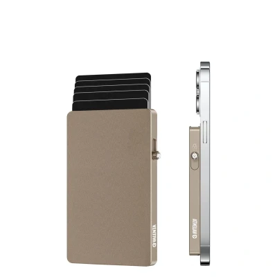 Abbildung von Valenta Cardprotector Aluminium Magsafe natural titanium
