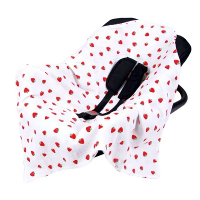 Abbildung von BabyLux Babyschale Einschlagdecke Autositz Babydecke 80x80 cm aus Musselin, D9_Erdbeeren_80x80