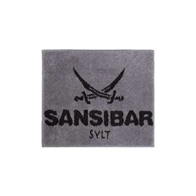 Abbildung von Badematte »Sansibar, Höhe 20 mm, mit Sansibar Logo Schriftzug Sylt, rutschhemmend beschichtet, fußbodenheizungsgeeignet, strapazierfähig, schnell trocknend, Polyacryl, rechteckig, 55x65 cm, 60x100 70x120 cm