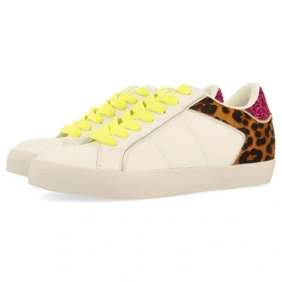 Abbildung von Sneakers Gioseppo Modell Gilford Farbe Tierdruck