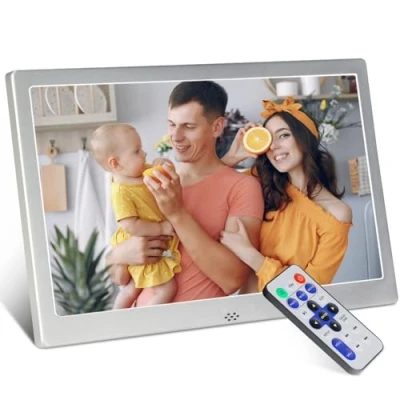 Abbildung von Digitaler Bilderrahmen 10 Zoll, Elektronischer Kalender/Uhrfunktion/Musik/Foto /Videoplayer mit Fernbedienung, unterstützt USB/SD Karte (Silber)