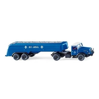 Abbildung von Wiking 0806 97 H0 LKW Modell Henschel Tank Sattelkupplung Aral