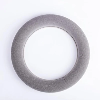 Abbildung von artplants.de Steckschaum Ring AMEB für Kunstblumen, mit Kunststoffunterlage, grau, Ø 30 cm Kranz