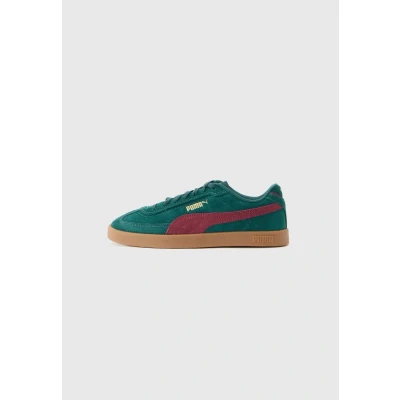 Abbildung von PUMA Unisex Club Ii Era Suede Sneaker, Green Terrain Ruby Shimmer, 40 EU