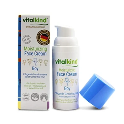 Abbildung von vitalkind Moisturizing Face Cream BOY Premium natural care for Kids. Naturkosmetik für Jungs von vitalkind. Pflegende Gesichtscreme mit 99% Inhaltsstoffen natürlichen Ursprungs.