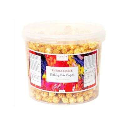 Abbildung von Everly Grace Popcorn Birthday Cake Confetti, 600 g Eimer mit Vanille und Streuseln aus unserer Manufaktur in Augsburg, Deutschland