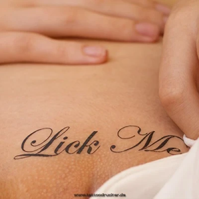 Abbildung von 5 x &quot;Lick Me&quot; / &quot;Taste Tattoo Schriftzug in schwarz Sexy Kinky Temporary (5)